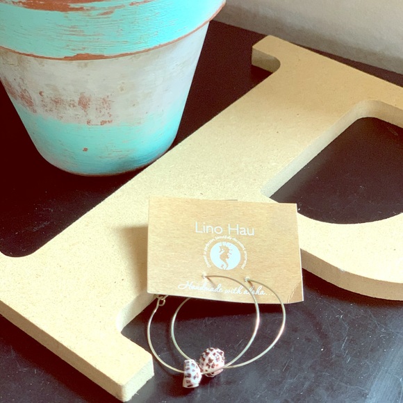 Handmade Shell Earnings - Picture 3 of 3